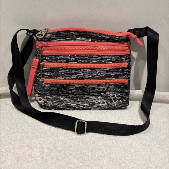 Rare Earth by Stone Mountain Crossbody Bag - Multi-Zip Travel Purse - Picture 1 of 11